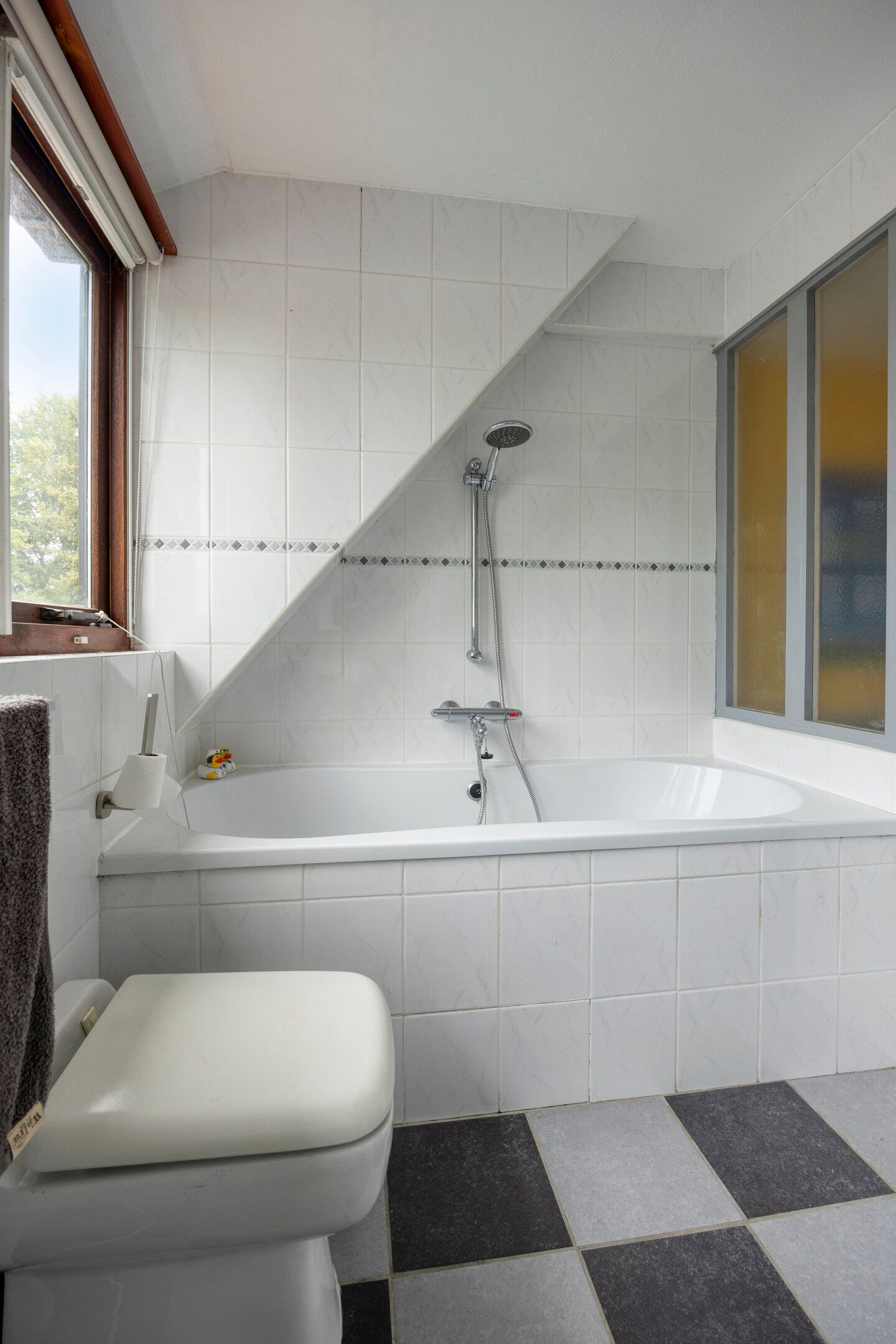 Foto 25 van Onderduikersweg 46-B