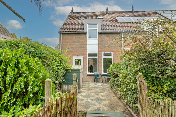 Foto 2 van Brandnetel 73