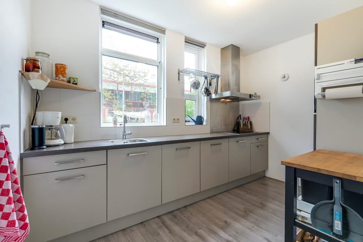 Foto 10 van Brandnetel 73