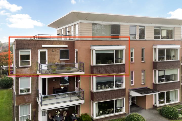 Foto 2 van Warmoesstraat 67-E