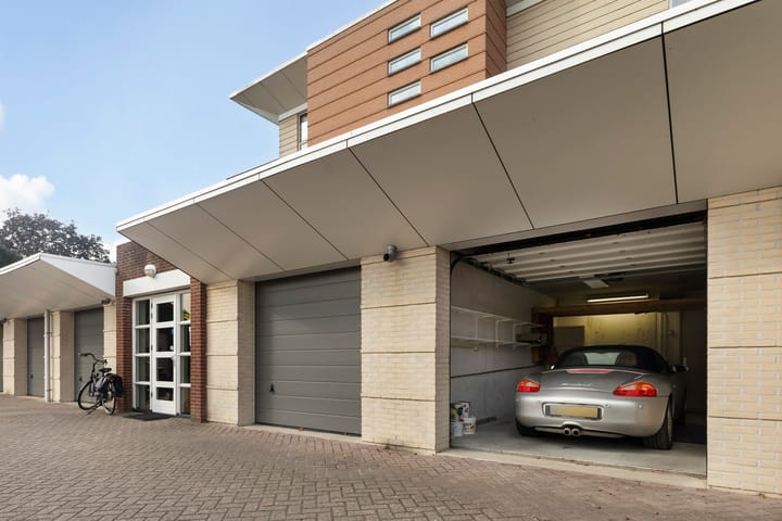 Foto 14 van Warmoesstraat 67-E