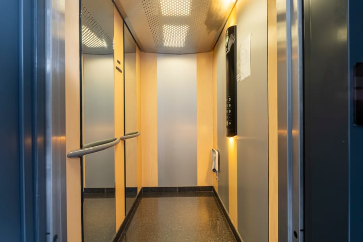 Foto 21 van Warmoesstraat 67-E