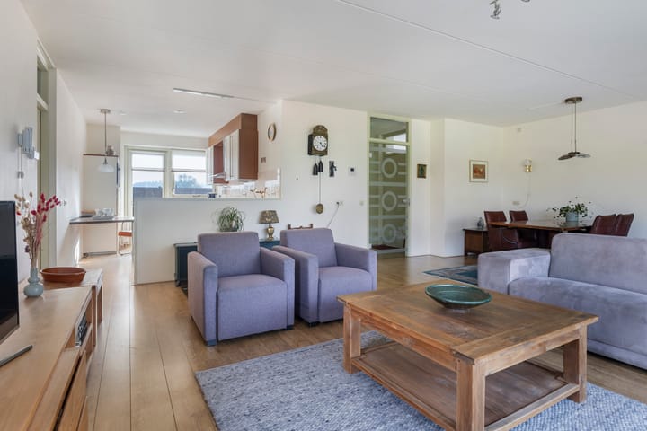 Foto 28 van Warmoesstraat 67-E