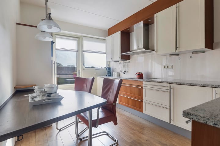 Foto 32 van Warmoesstraat 67-E