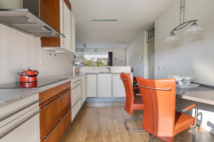 Foto 33 van Warmoesstraat 67-E