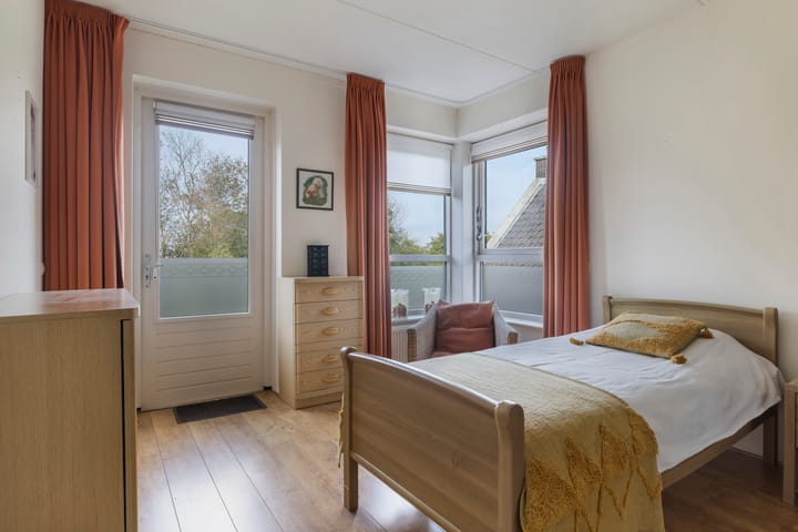 Foto 36 van Warmoesstraat 67-E