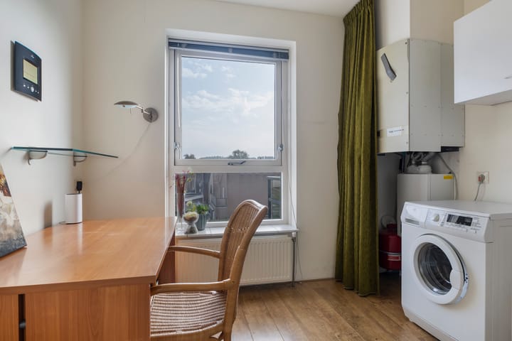 Foto 41 van Warmoesstraat 67-E