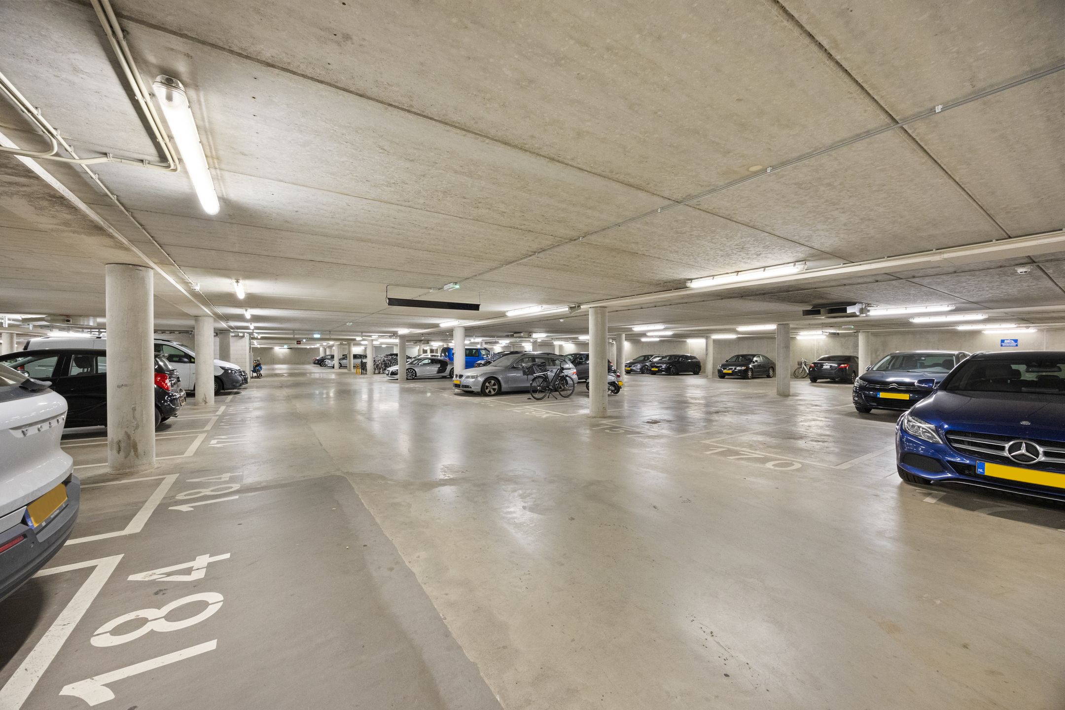 Foto 30 van Plein 1944 130-B