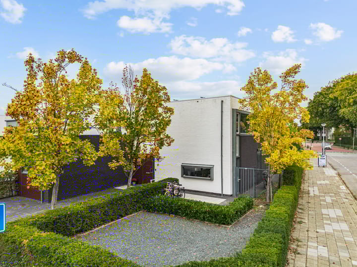 Photo 4 of Burton Jostweg 21