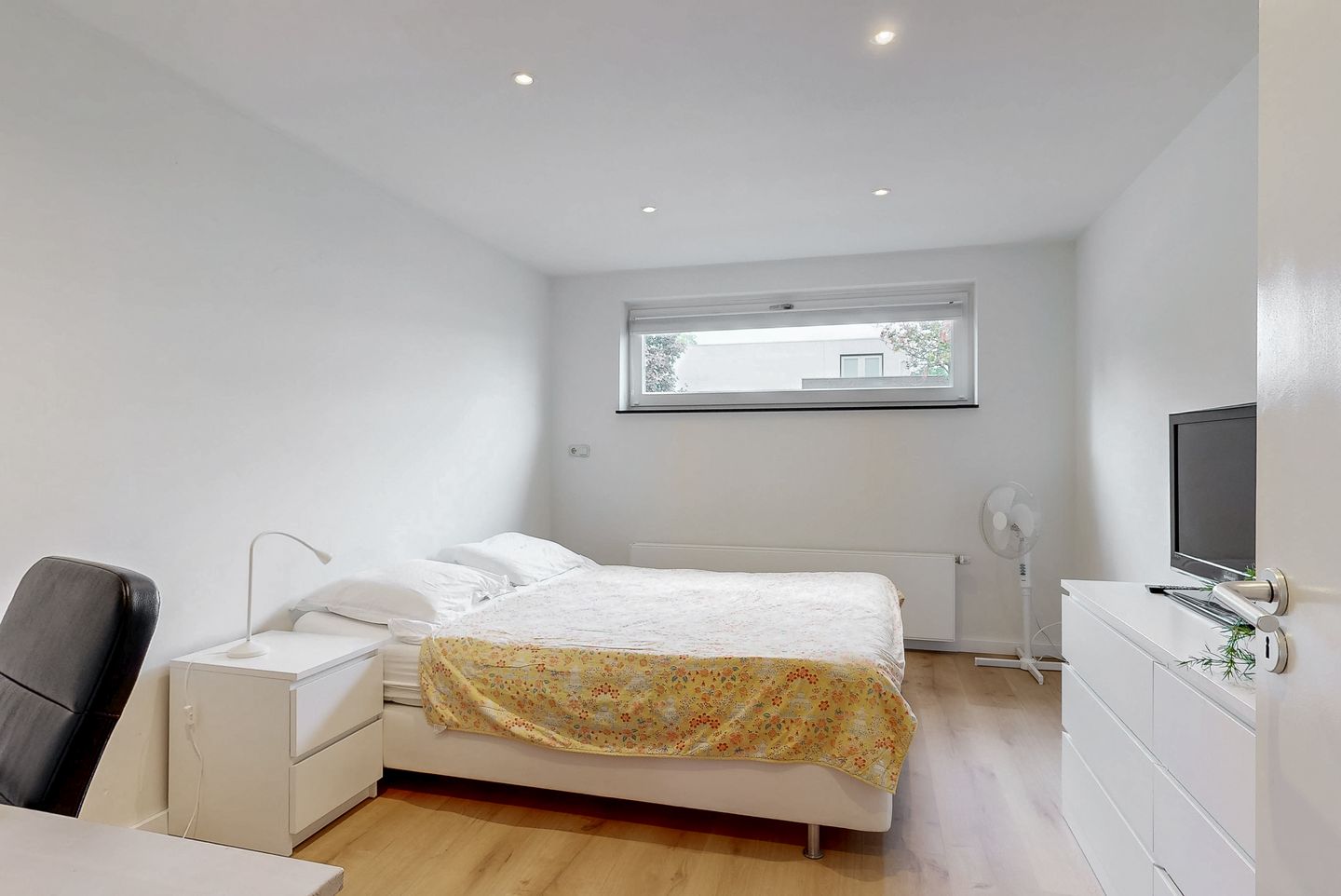 Foto 19 van Burton Jostweg 21