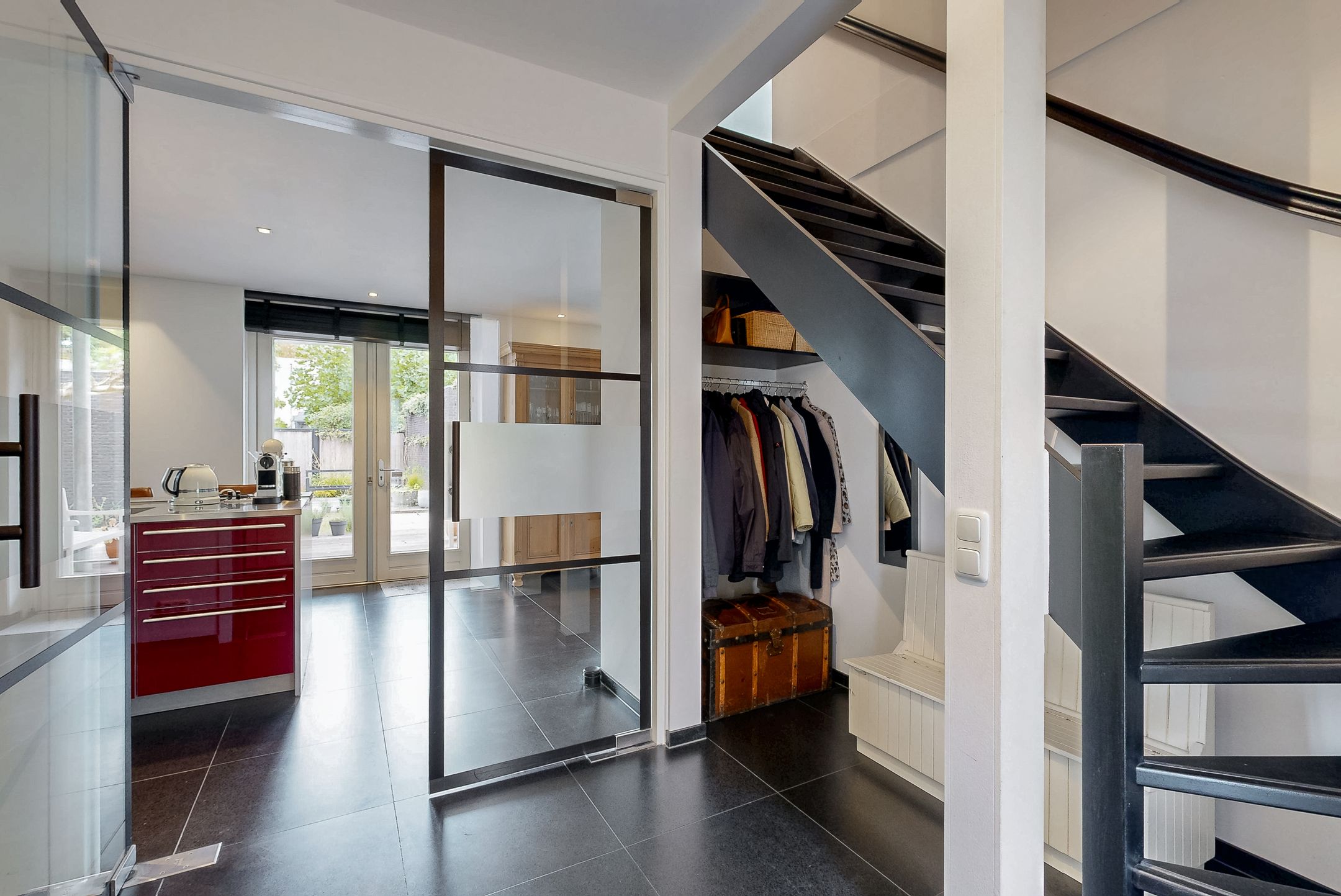 Foto 21 van Burton Jostweg 21