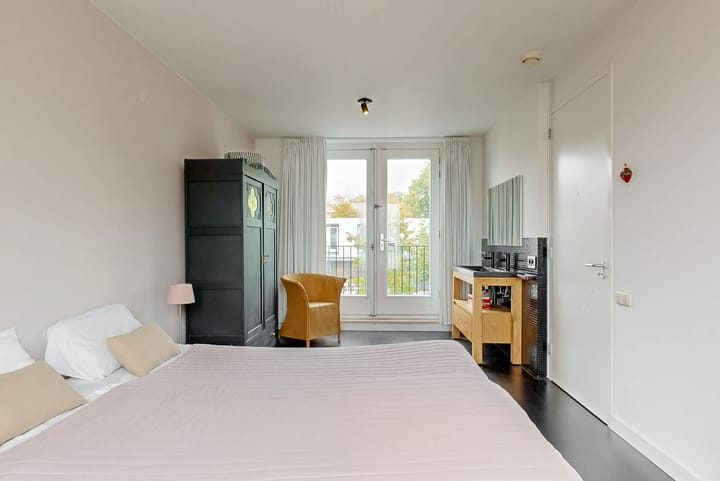 Photo 24 of Burton Jostweg 21