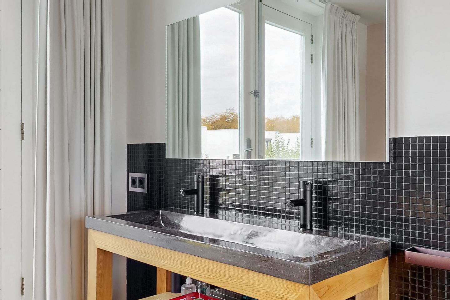 Foto 25 van Burton Jostweg 21