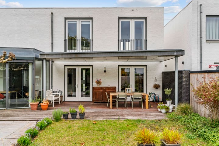 Photo 35 of Burton Jostweg 21