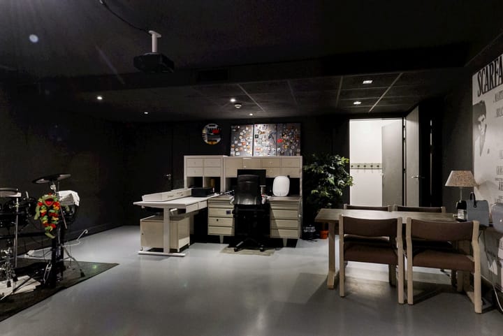 Photo 43 of Burton Jostweg 21