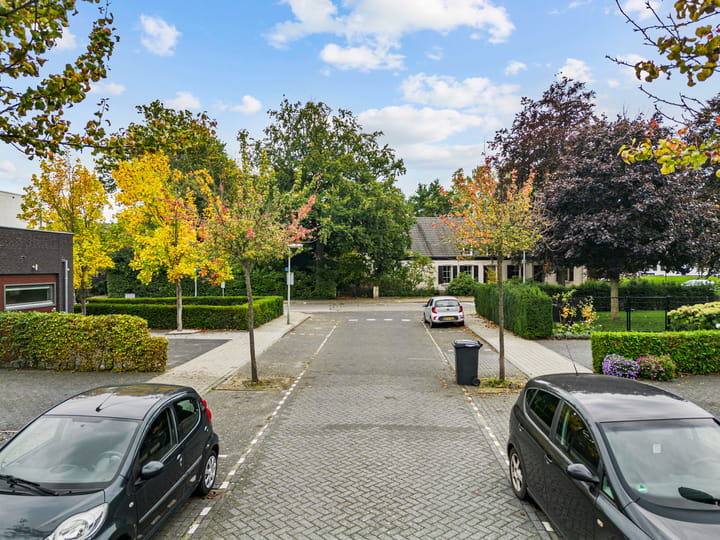 Photo 45 of Burton Jostweg 21