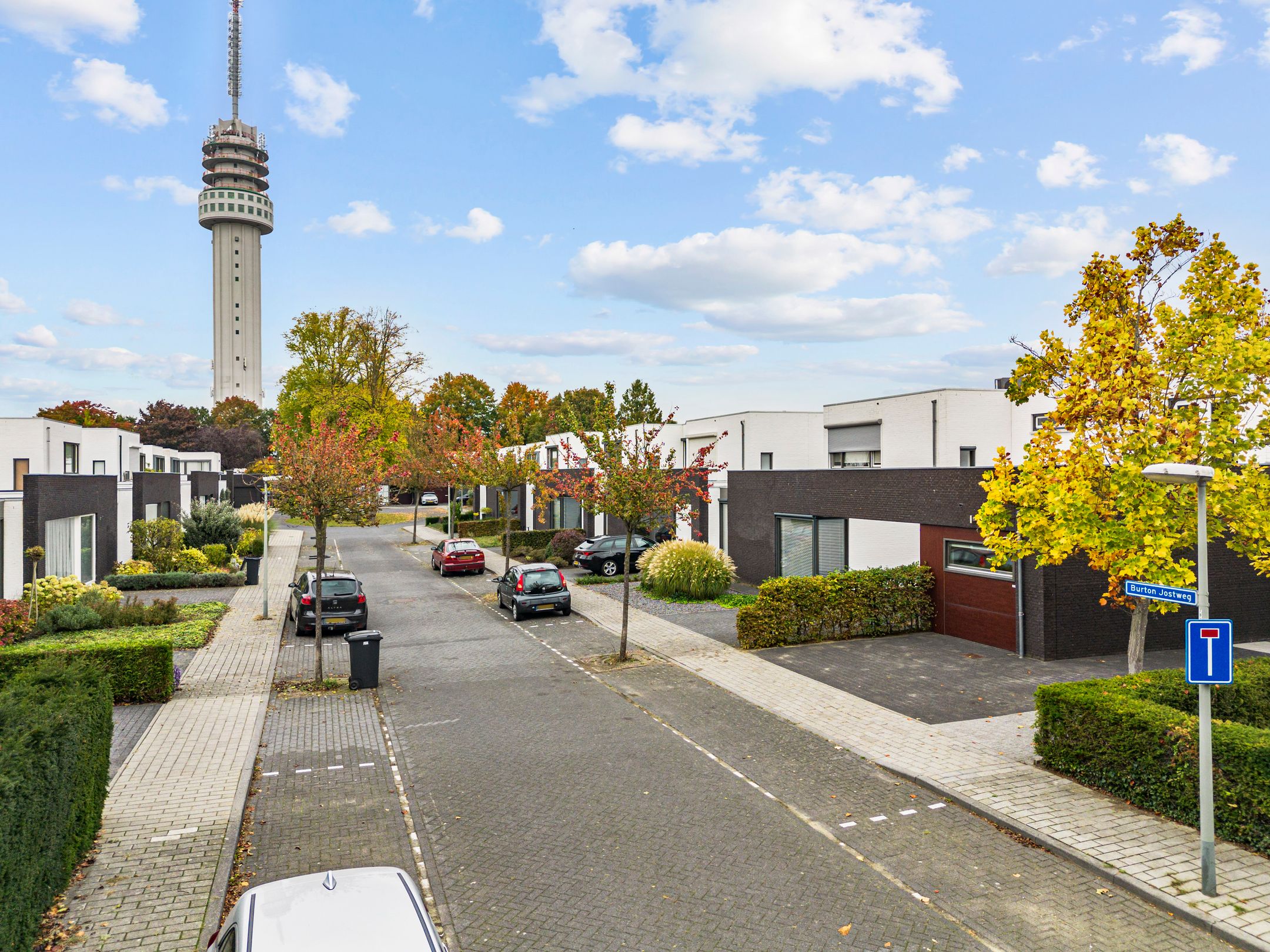 Foto 48 van Burton Jostweg 21