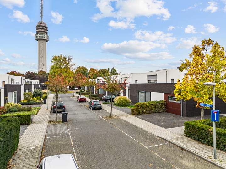 Photo 48 of Burton Jostweg 21