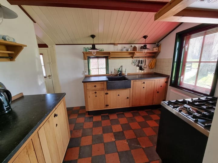 Photo 5 of Bospad 17