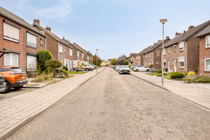 Foto 5 van Bernadettelaan 50