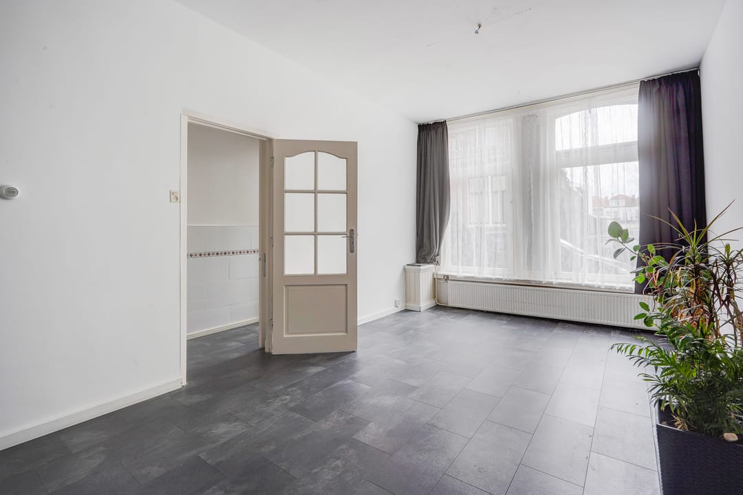 Photo 11 of Newtonstraat 431