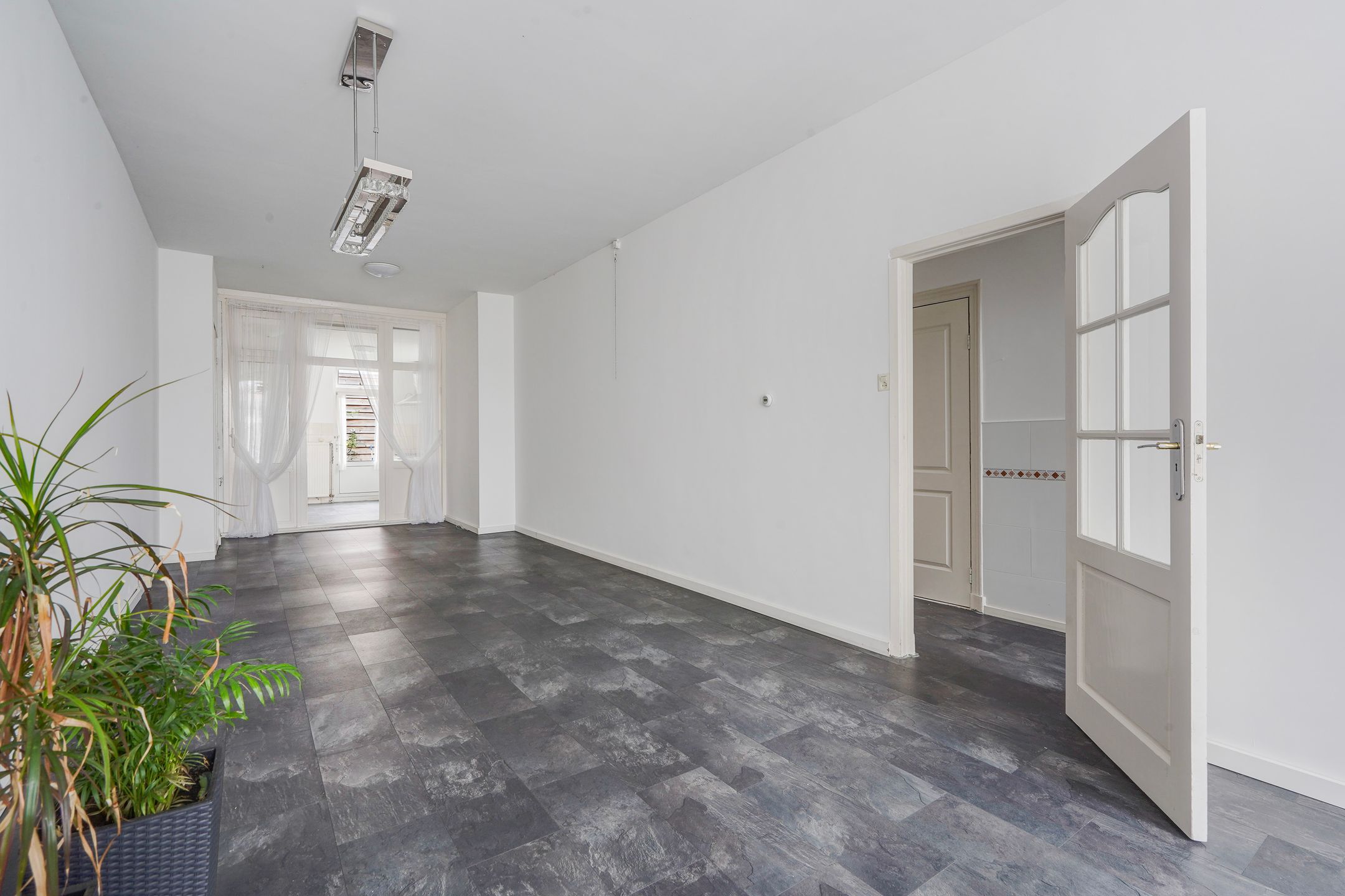 Photo 12 of Newtonstraat 431