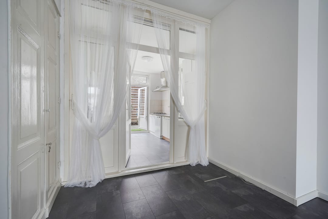 Photo 16 of Newtonstraat 431