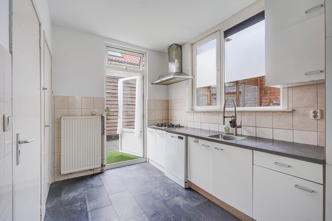 Photo 17 of Newtonstraat 431