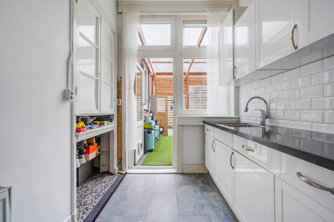 Photo 28 of Newtonstraat 431