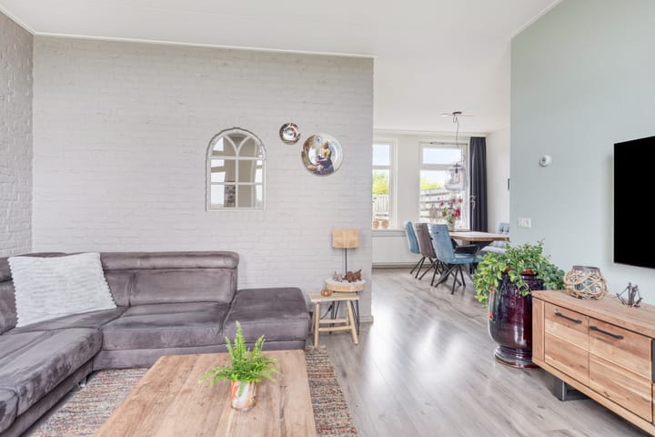 Foto 10 van Vredenseweg 128