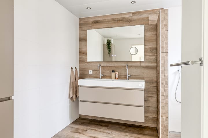 Foto 29 van Vredenseweg 128