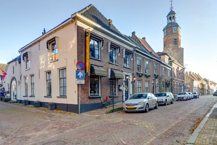 Voorstraat 10, Buren (GE)