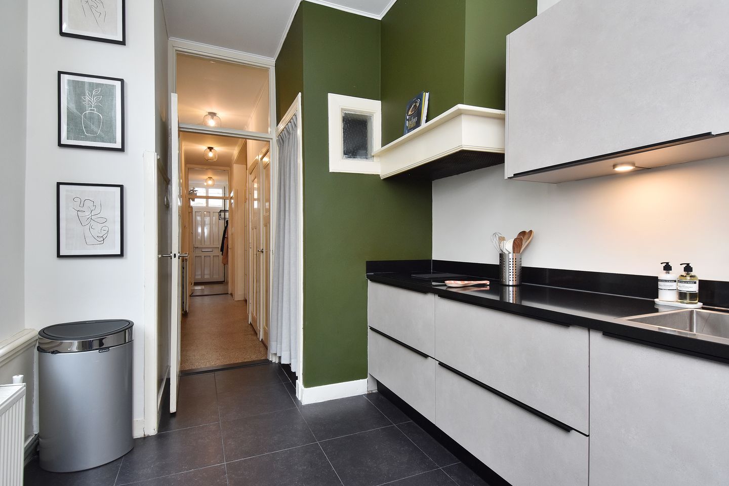 Photo 20 of Johannes Camphuijsstraat 204