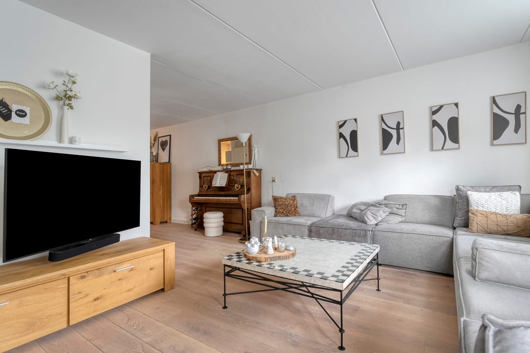 Photo 7 of Braamspinner 9