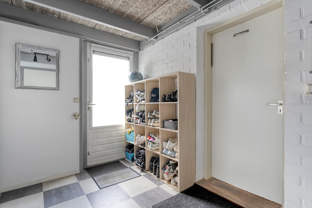 Photo 16 of Braamspinner 9