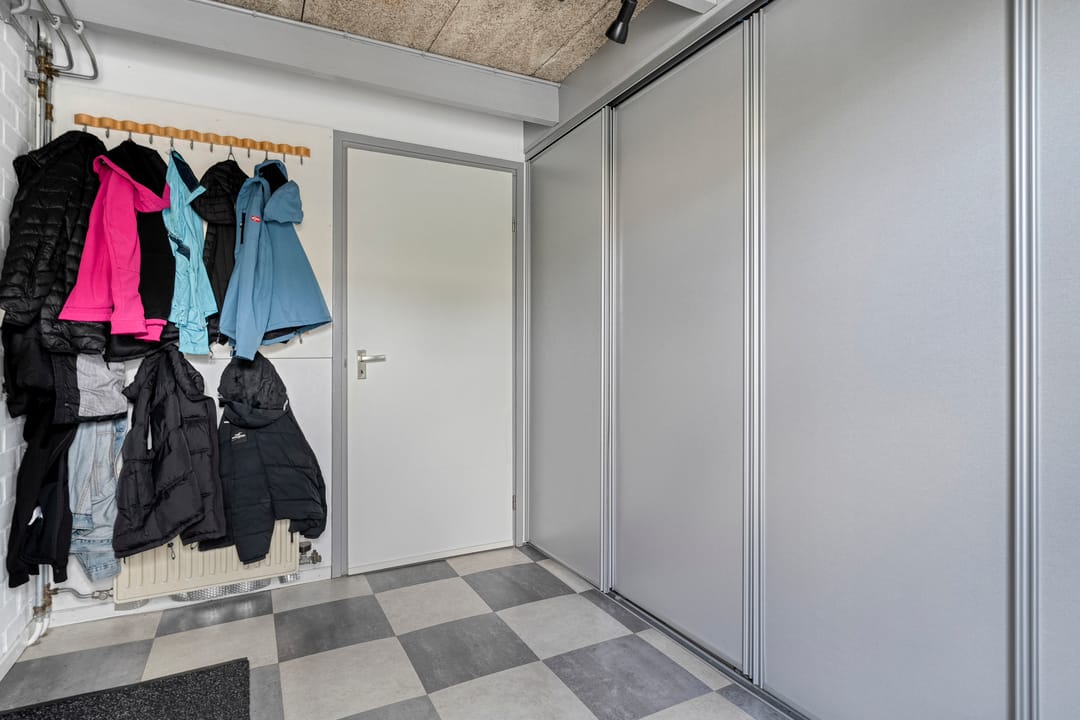 Photo 17 of Braamspinner 9