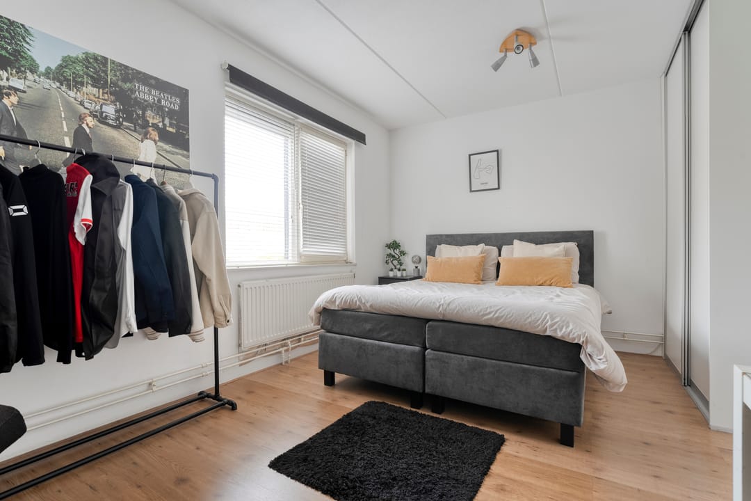 Photo 22 of Braamspinner 9