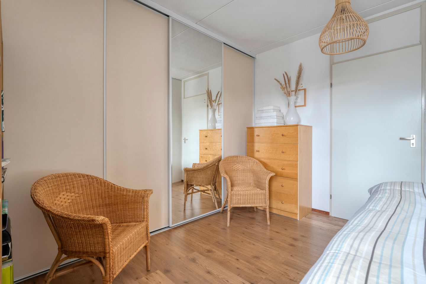 Photo 25 of Braamspinner 9