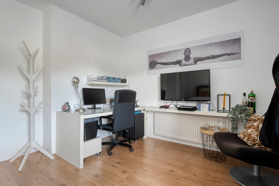 Photo 26 of Braamspinner 9