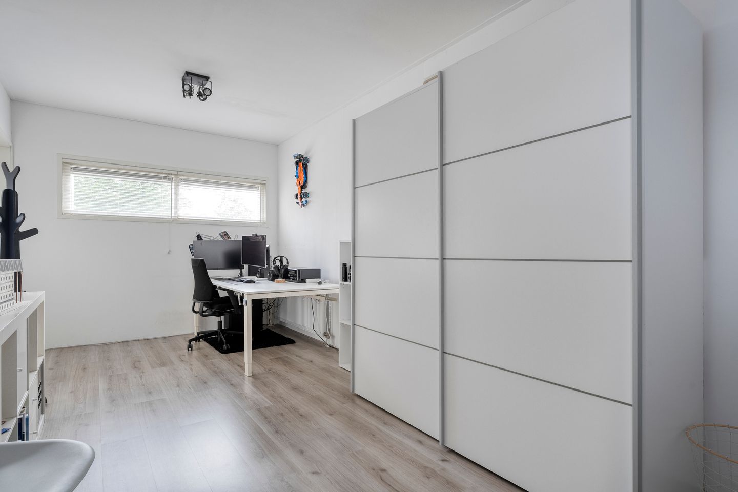 Photo 29 of Braamspinner 9