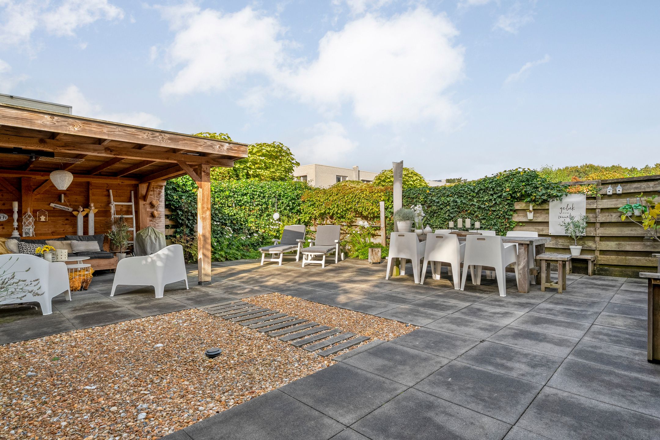 Photo 33 of Braamspinner 9