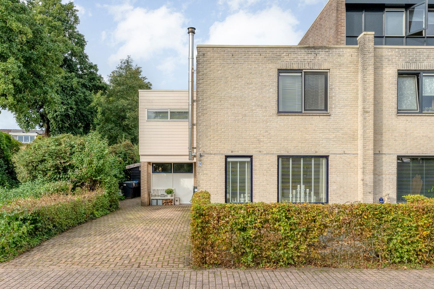 Photo 40 of Braamspinner 9