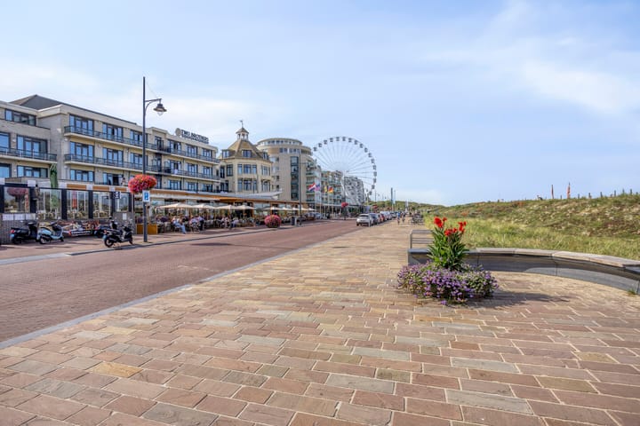 Photo 16 of de Ruyterstraat 8-A