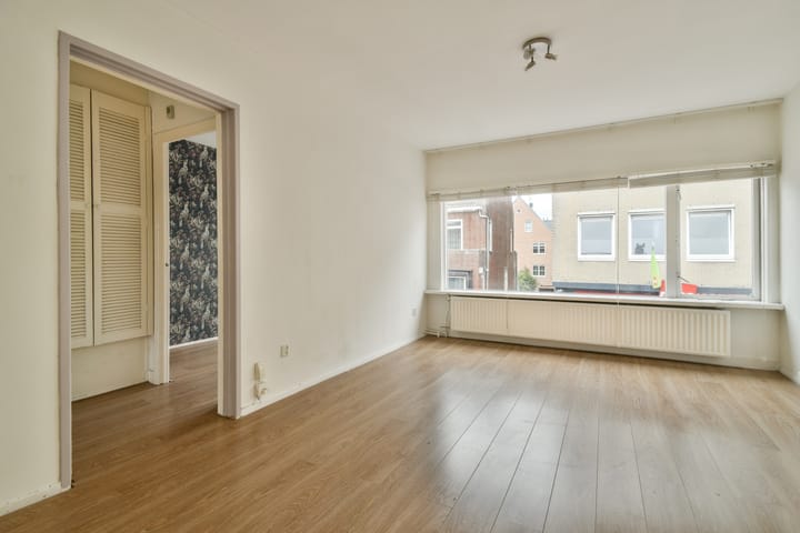 Photo 11 of Oranjestraat 13-RD