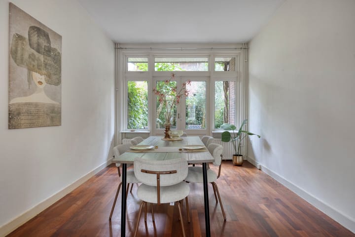 Foto 10 van Van der Waalsstraat 2