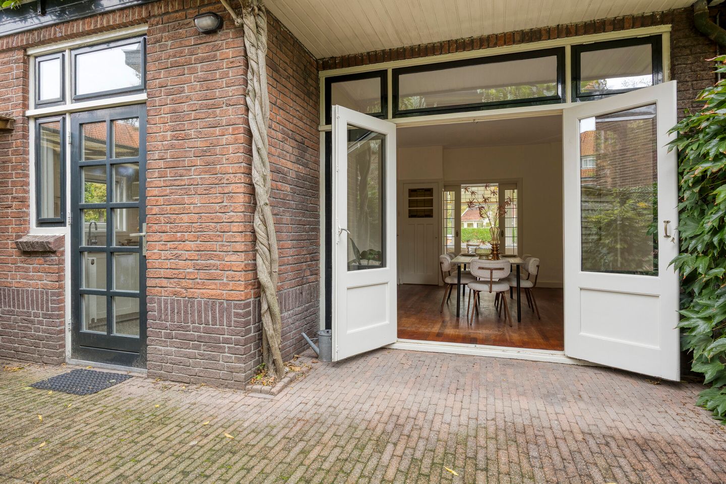 Foto 20 van Van der Waalsstraat 2