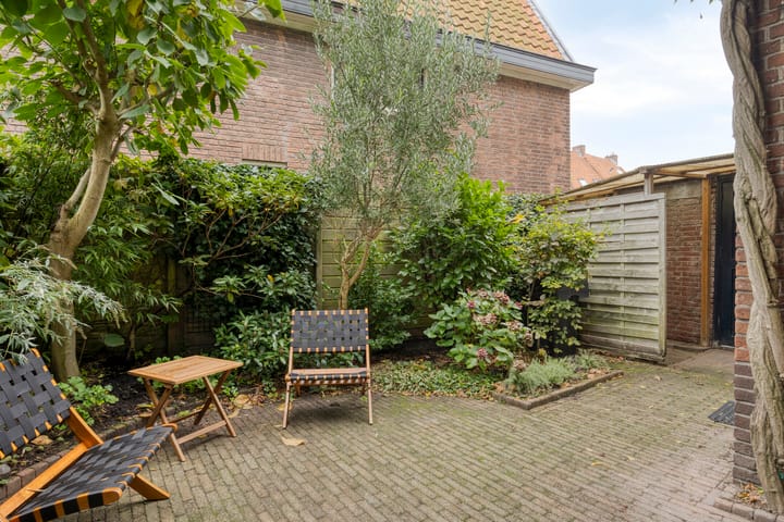 Foto 21 van Van der Waalsstraat 2