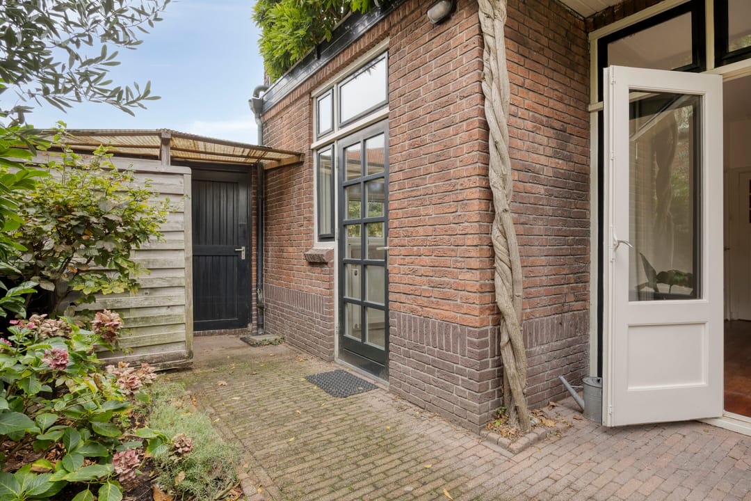 Foto 22 van Van der Waalsstraat 2