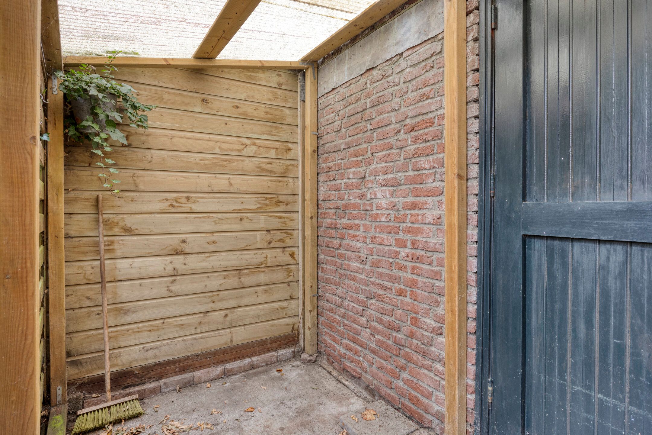 Foto 24 van Van der Waalsstraat 2