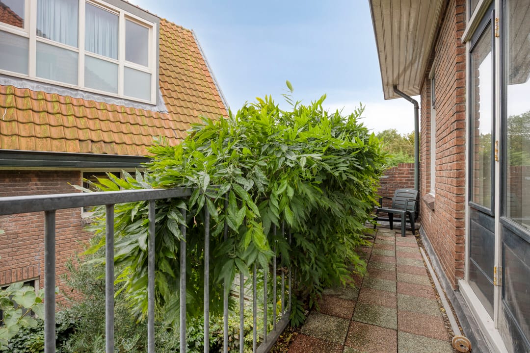 Foto 38 van Van der Waalsstraat 2